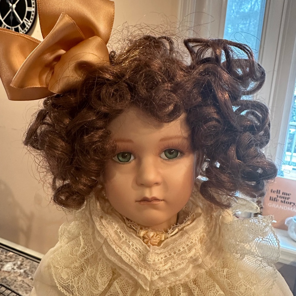 Sofie, from the Georgetown collection vintage Style Porcelain Doll - Picture 2 of 8